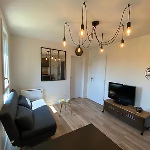 au-3-rue-manhes.midi-pyreneeshotels.com/
